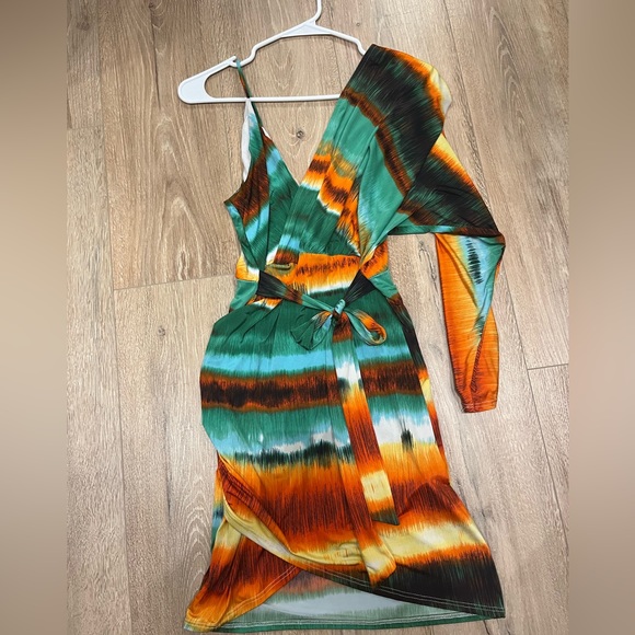 Fashion Nova multi colour dress with tie waist - Picture 1 of 3